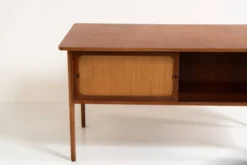Bureau danois en teck, années 1960.