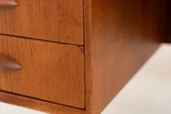 Bureau danois en teck, années 1960.