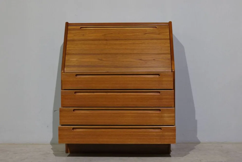 Bureau danois en teck par Torring