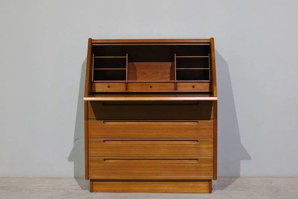 Bureau danois en teck par Torring