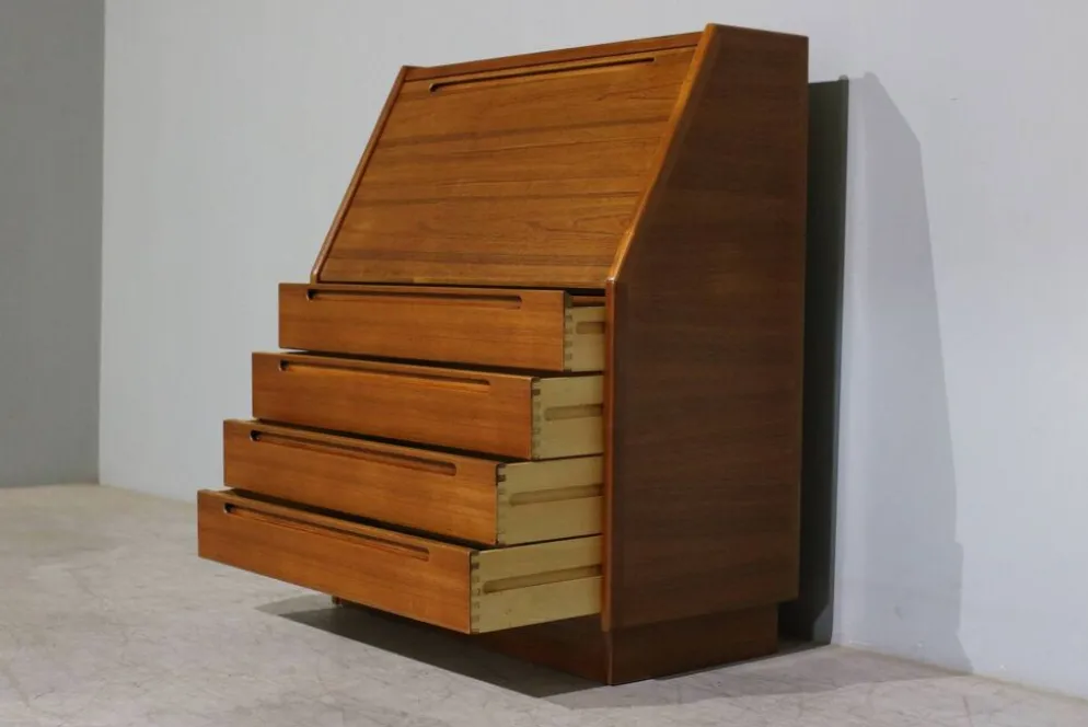 Bureau danois en teck par Torring