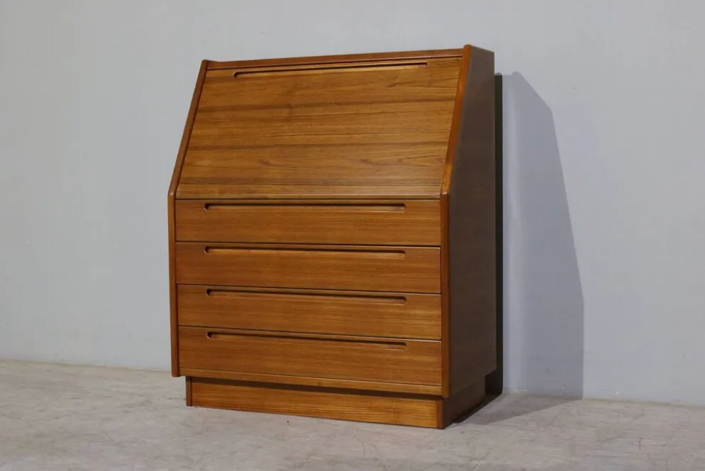 Bureau danois en teck par Torring