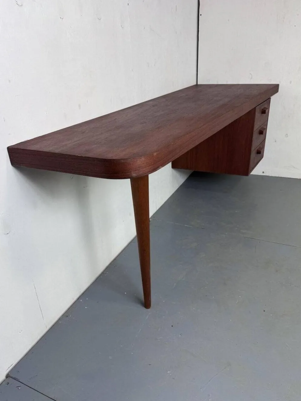 Bureau danois moderniste en teck, années 1950
