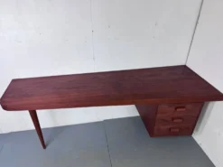Bureau danois moderniste en teck, années 1950