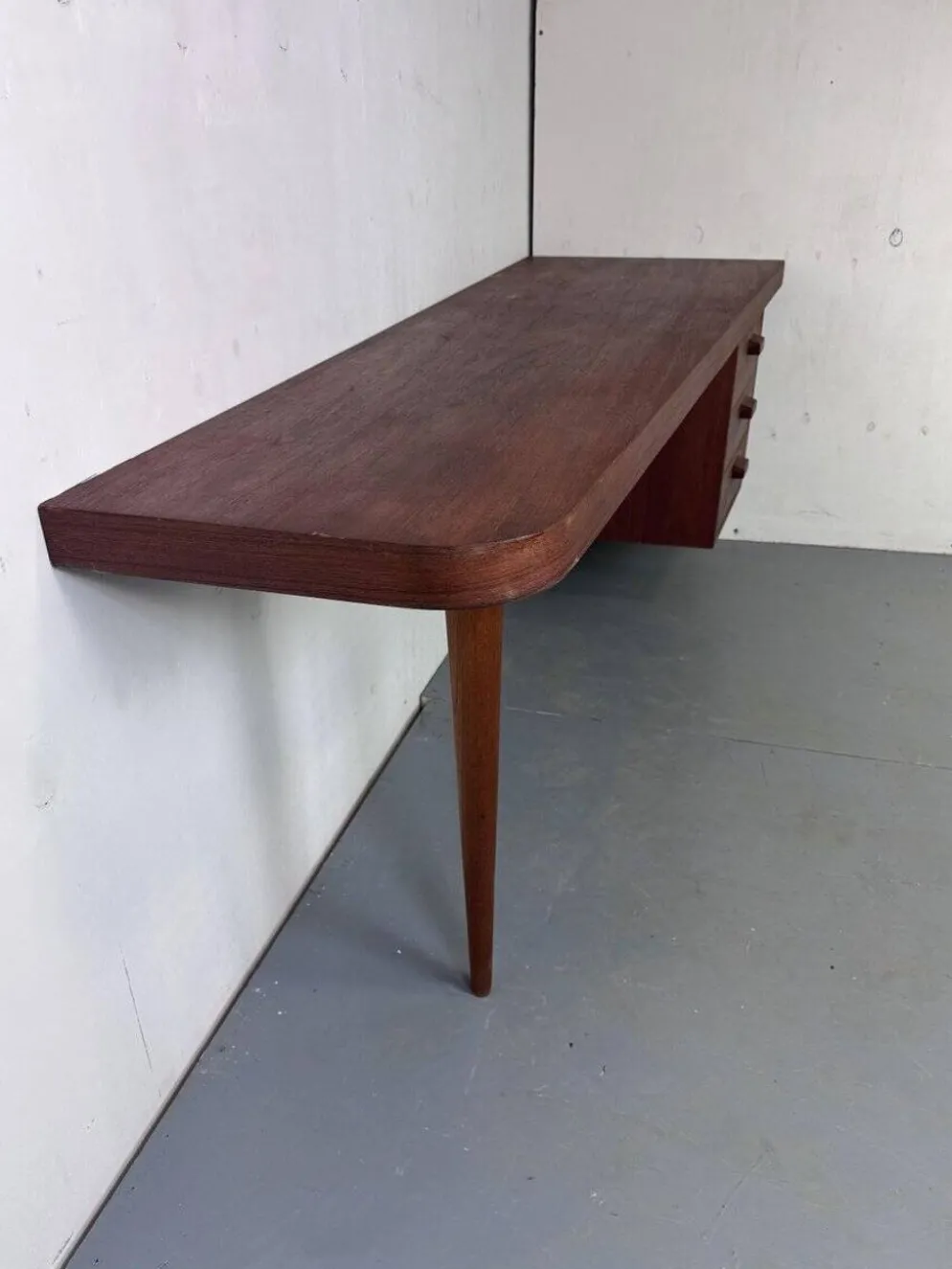 Bureau danois moderniste en teck, années 1950