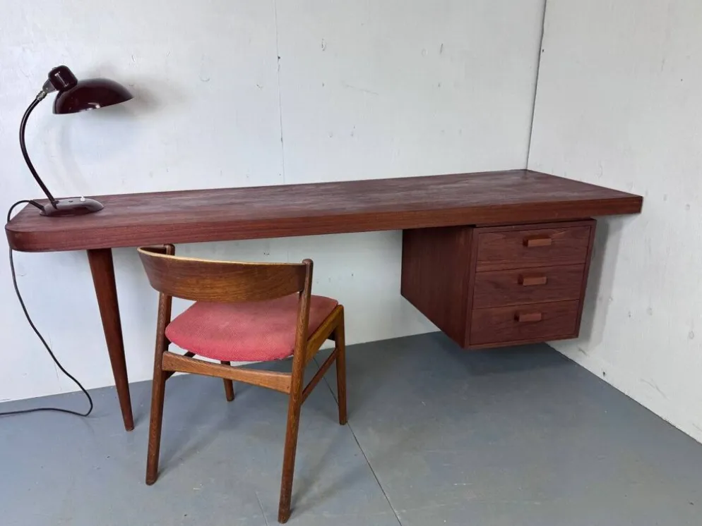 Bureau danois moderniste en teck, années 1950