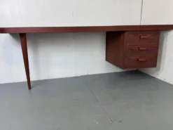 Bureau danois moderniste en teck, années 1950