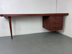 Bureau danois moderniste en teck, années 1950