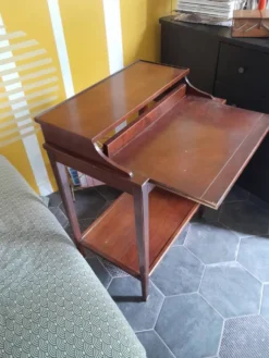 Bureau d’appoint vintage en bois massif – Ateliers Berniolles (Réf. 386)