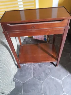 Bureau d’appoint vintage en bois massif – Ateliers Berniolles (Réf. 386)