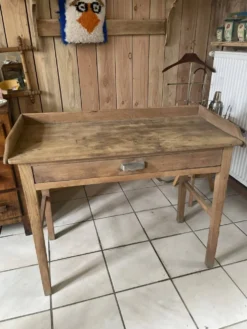 Bureau d’atelier en bois