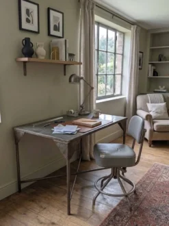 Bureau d’atelier vintage en métal patiné
