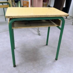 Bureau d'école années 60