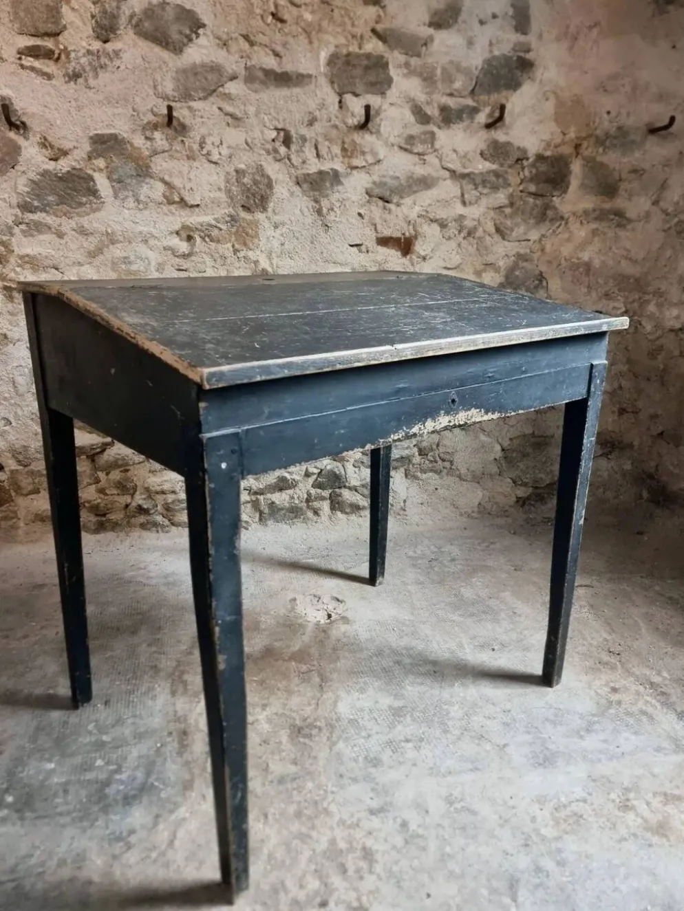 Bureau d'école français ancien, bureau d'écriture noir, bureau à abattant, vers 1900