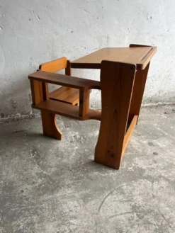 Bureau d’école pliant vintage en bois avec banc – années 1960