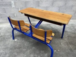 Bureau d’école vintage 1960