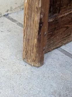 Bureau d'écolier avec rangement
