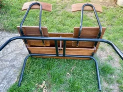 Bureau d’écolier double vintage en bois et métal tubulaire noir – Années 60