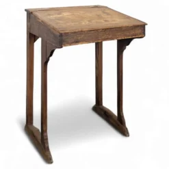 Bureau d'écolier en sapin