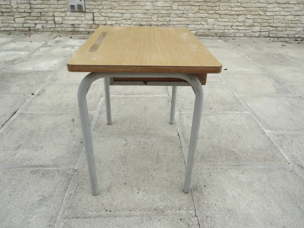 Bureau d’écolier et sa chaise assortie, année 70