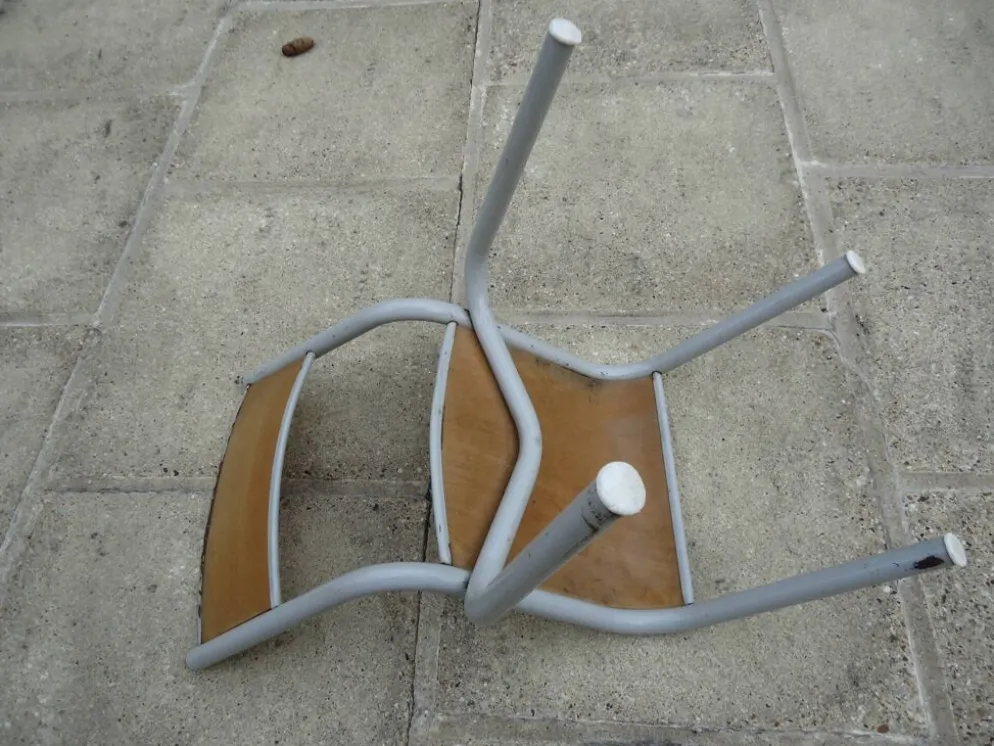 Bureau d’écolier et sa chaise assortie, année 70