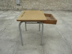 Bureau d’écolier et sa chaise assortie, année 70