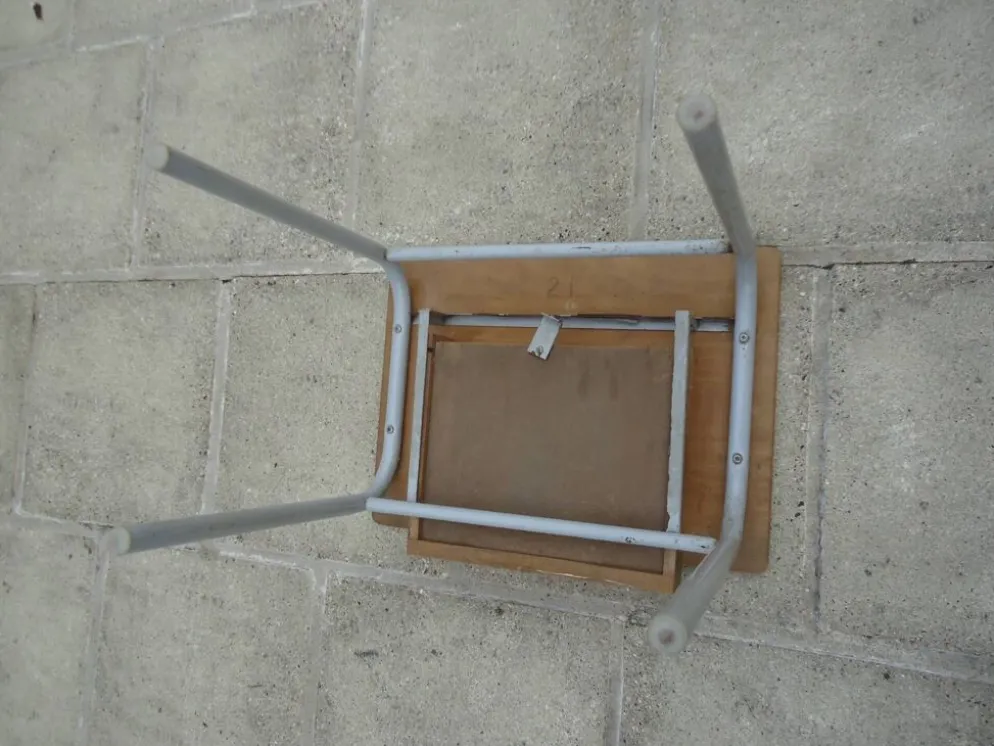 Bureau d’écolier et sa chaise assortie, année 70