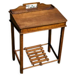 Bureau d'écolier et son boulier, années 1930