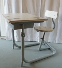 Bureau d'écolier réglable