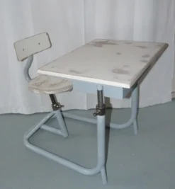 Bureau d'écolier réglable