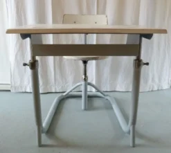 Bureau d'écolier réglable