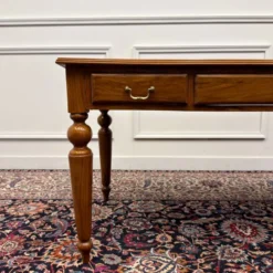 Bureau d'écriture anglais classique en cuir noir