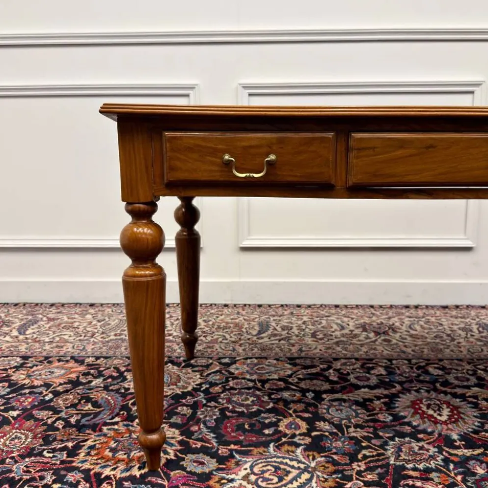 Bureau d'écriture anglais classique en cuir noir