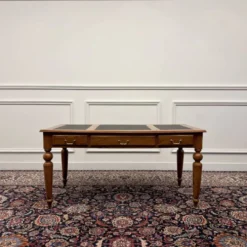 Bureau d'écriture anglais classique en cuir noir