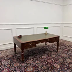 Bureau d'écriture anglais classique antique