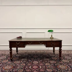 Bureau d'écriture anglais classique antique
