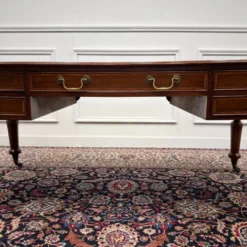 Bureau d'écriture anglais classique antique