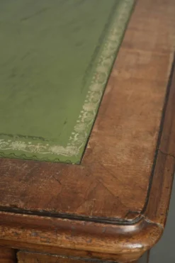 Bureau d'écriture antique anglais original du 19ème siècle.