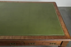 Bureau d'écriture antique anglais original du 19ème siècle.