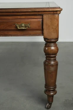 Bureau d'écriture antique anglais original du 19ème siècle.