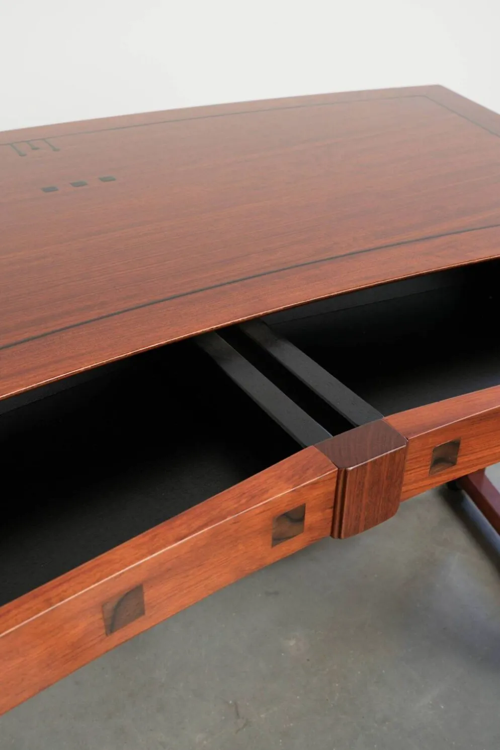 Bureau d'écriture/ bureau de bureau courbé et luxueux au design Art Déco