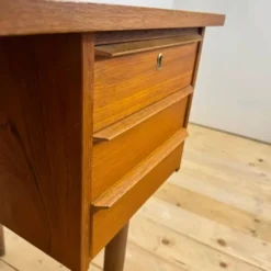 Bureau d'écriture danois en teck, 1960
