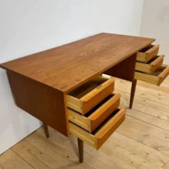 Bureau d'écriture danois en teck, 1960