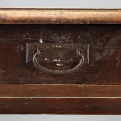 Bureau d’écriture en noyer avec pieds tournés - Italie XIXe siècle