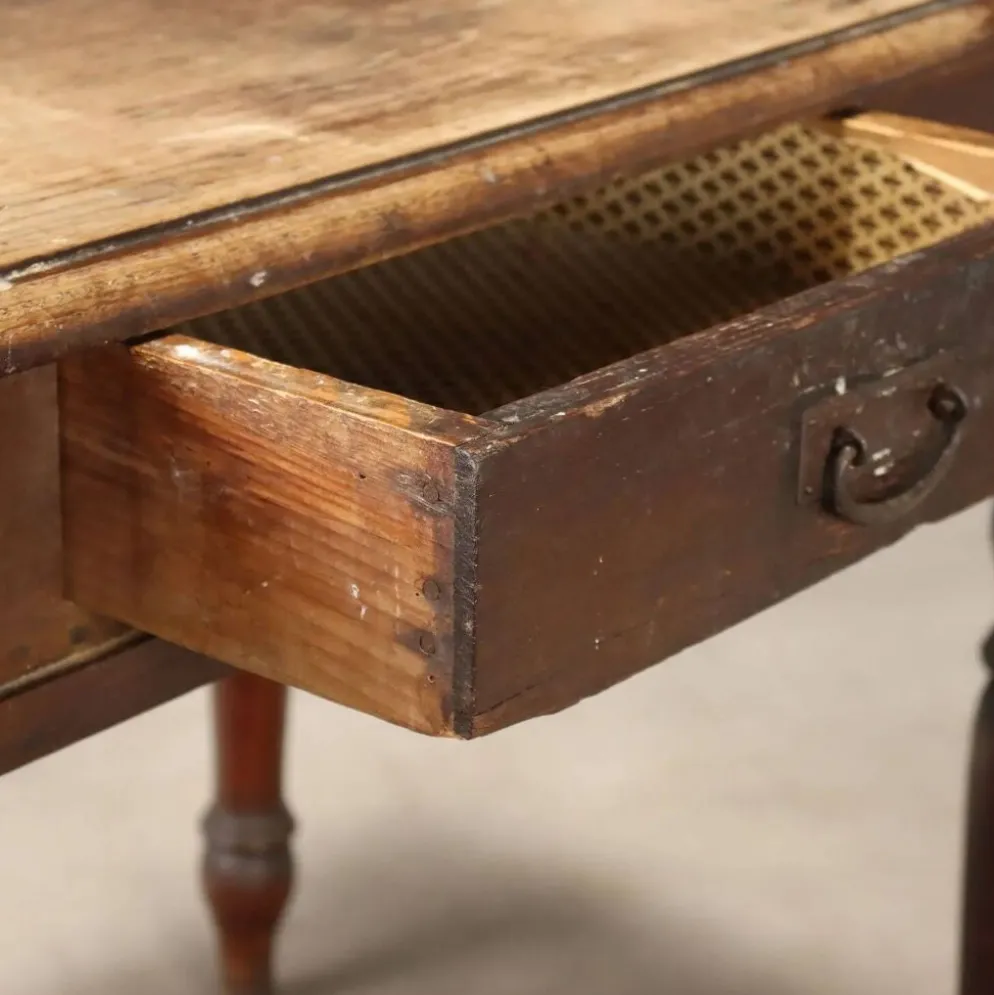 Bureau d’écriture en noyer avec pieds tournés - Italie XIXe siècle