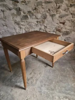 Bureau d'écriture français vintage en chêne avec chaise bistrot en hêtre, vers 1930