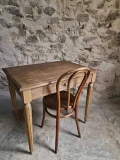 Bureau d'écriture français vintage en chêne avec chaise bistrot en hêtre, vers 1930