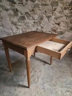 Bureau d'écriture français vintage en chêne avec chaise bistrot en hêtre, vers 1930