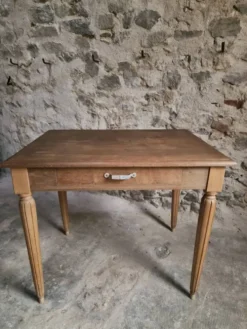 Bureau d'écriture français vintage en chêne avec chaise bistrot en hêtre, vers 1930