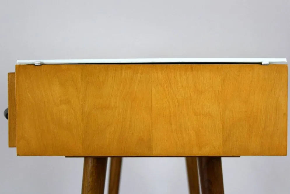 Bureau d'écriture moderne du milieu du siècle restauré de Up Zavody, années 1960